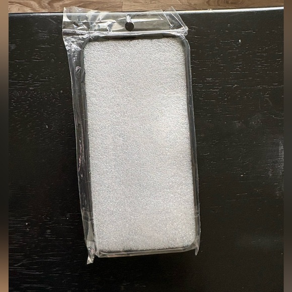 Coach IPhone 16 Plus phone case graphic gold logo - Picture 7 of 8